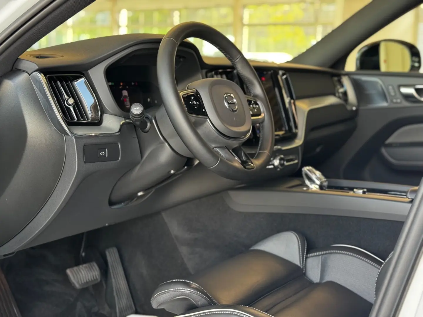 XC60 Plus Dark AWD Pano AHK H&K Kam ACC Leder