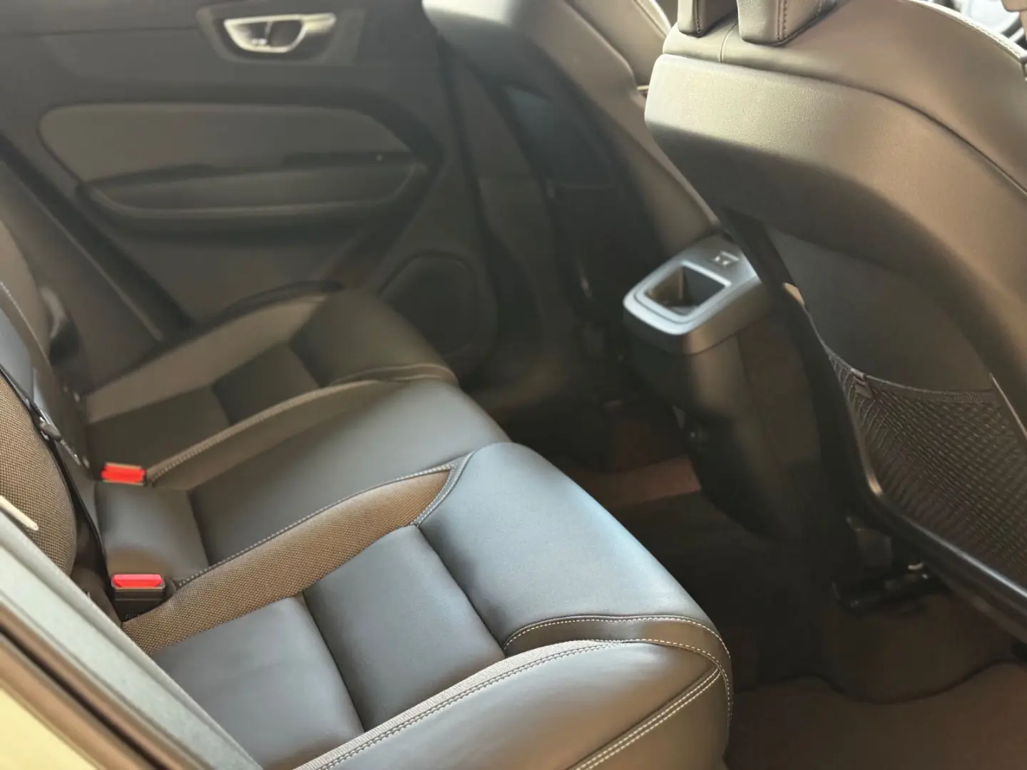 XC60 Plus Dark AWD Pano AHK H&K Kam ACC Leder