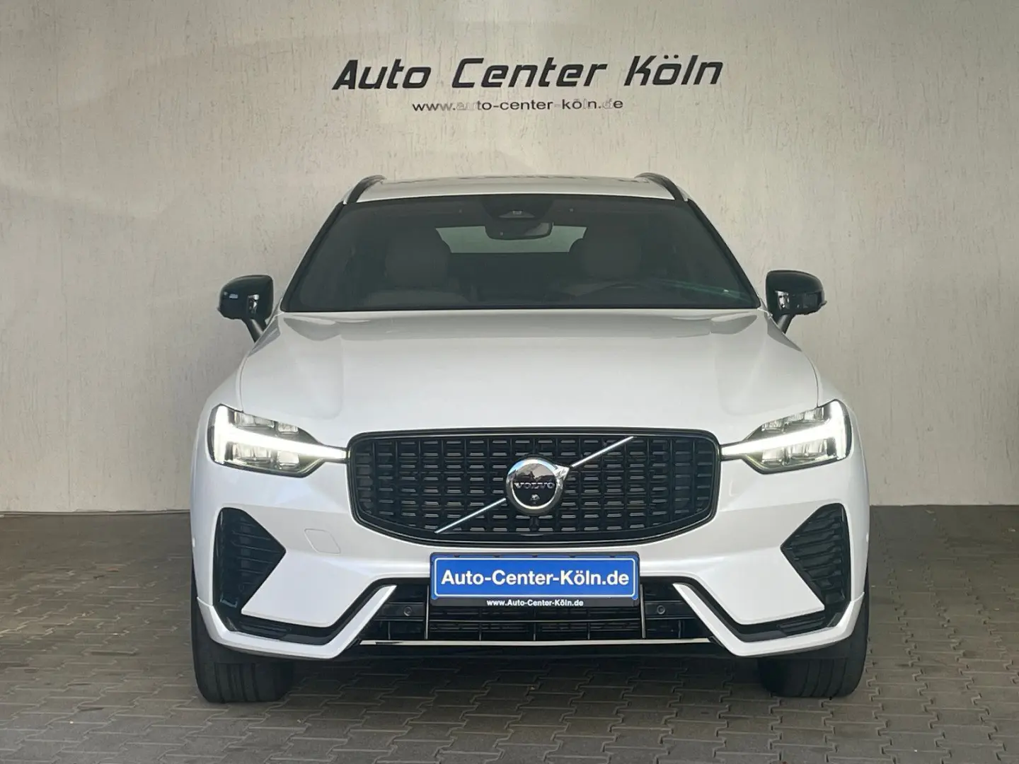 XC60 Plus Dark AWD Navi LED Leder 360 Cristal
