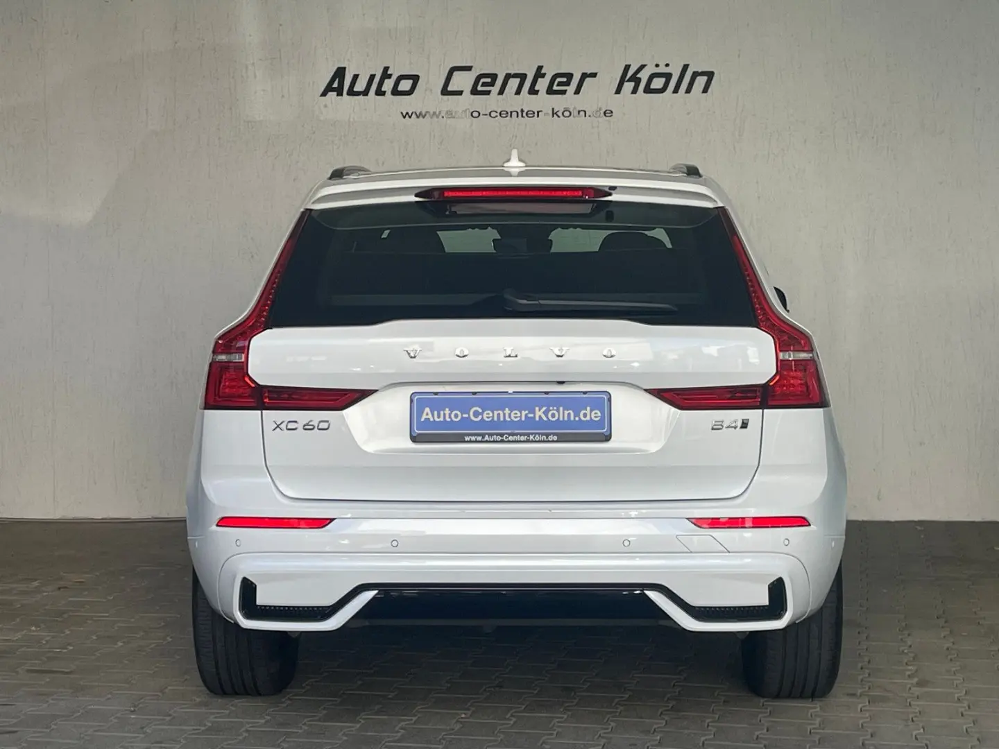 XC60 Plus Dark AWD Navi LED Leder 360 Cristal