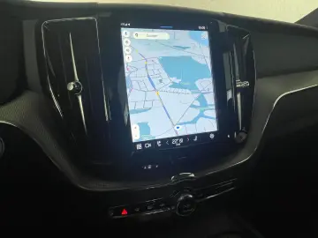 XC60 Plus Dark AWD Navi LED Leder 360 Cristal