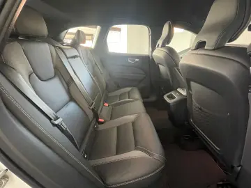 XC60 Plus Dark AWD Navi LED Leder 360 Cristal