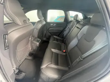 XC60 Plus Dark AWD Navi LED Leder 360 Cristal