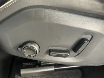 XC60 Plus Dark AWD Navi LED Leder 360 Cristal