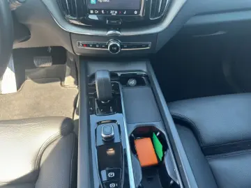 XC60 B4 AWD Plus-Dark Aut PilotAssist BLIS Leder