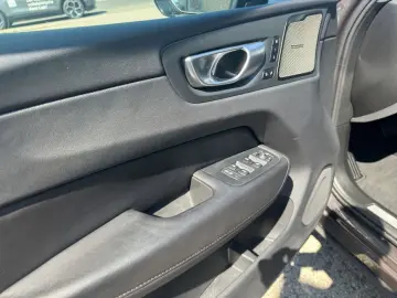 XC60 B4 AWD Plus-Dark Aut PilotAssist BLIS Leder