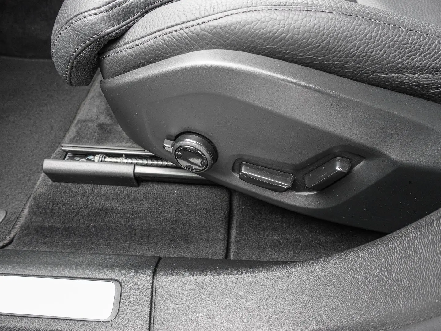 XC60 B4 AWD Plus Dark MATRIX ACC