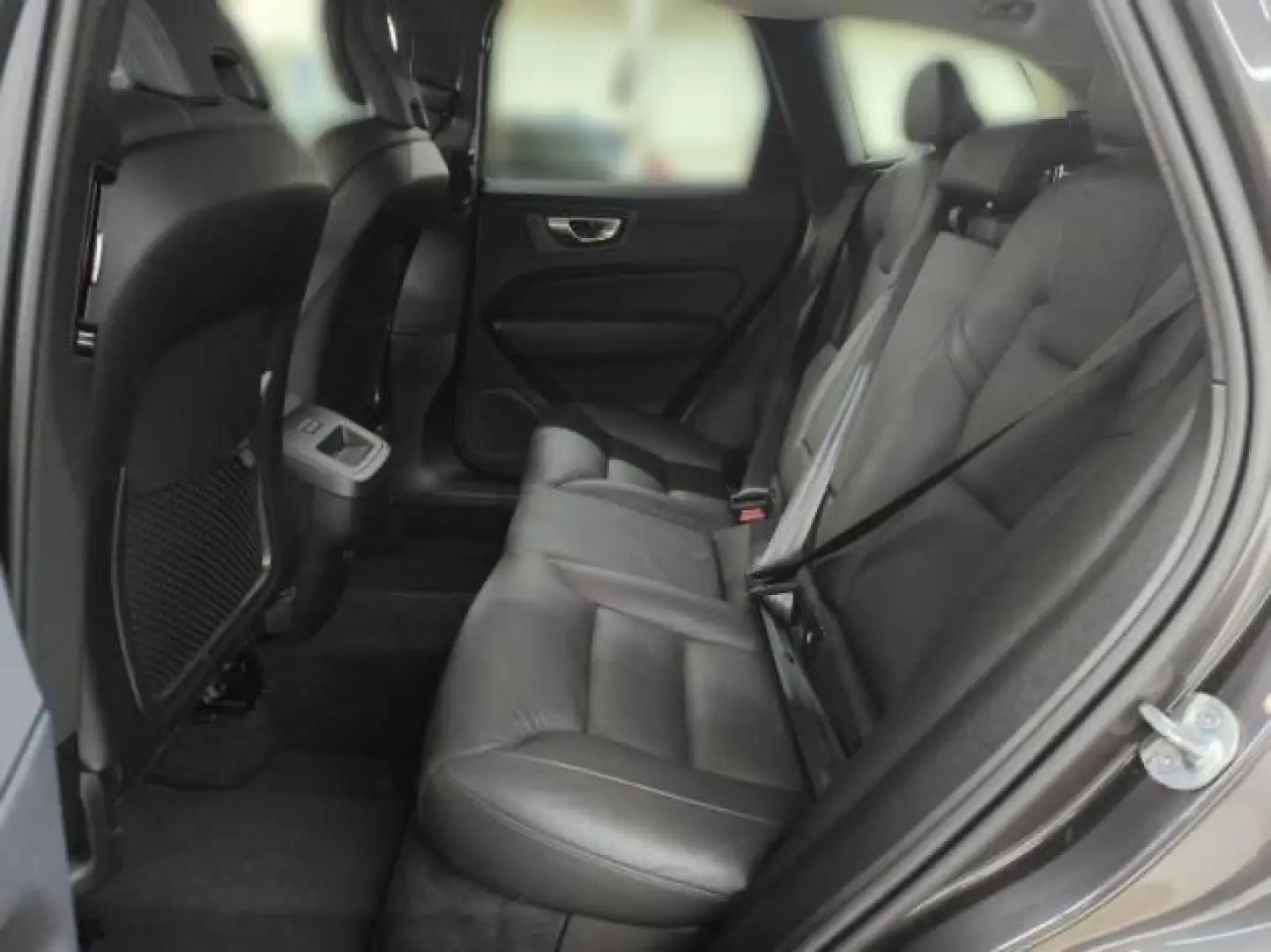 XC60 Plus Dark AWD STHZ AHK BLIS ACC MATRIX-LED