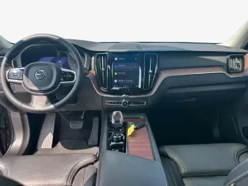 XC60 B4 D AWD Ultimate Dark PK360 SiH AHK FIS ME