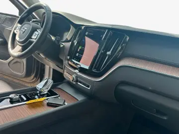 XC60 B4 D AWD Ultimate Dark PK360 SiH AHK FIS ME