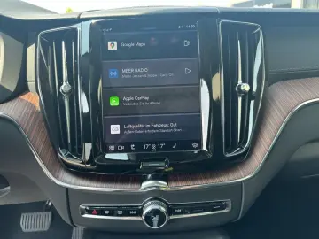 XC60 B4 D AWD Ultimate Dark PK360 SiH AHK FIS ME