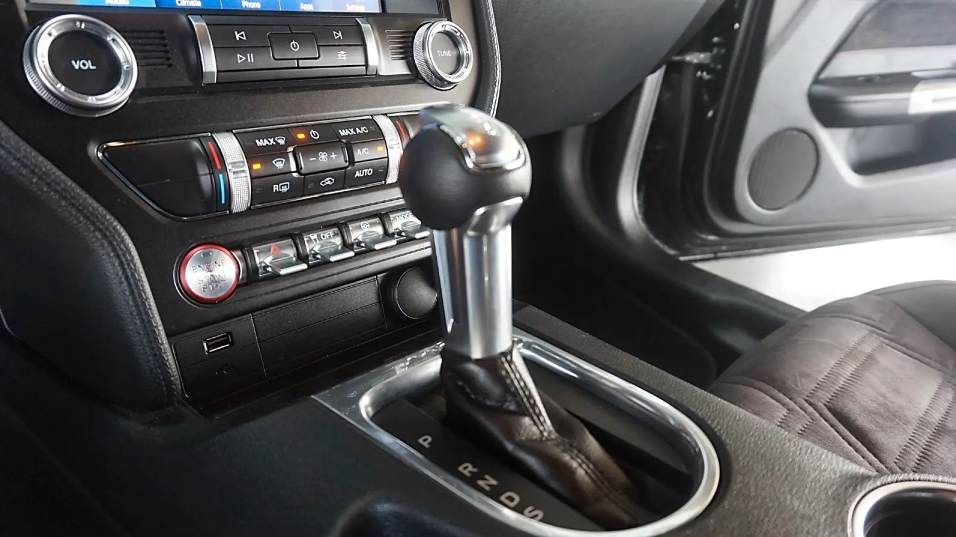 Mustang 5.0 V8 GT 500  Navi Alu19 Leder Tempo