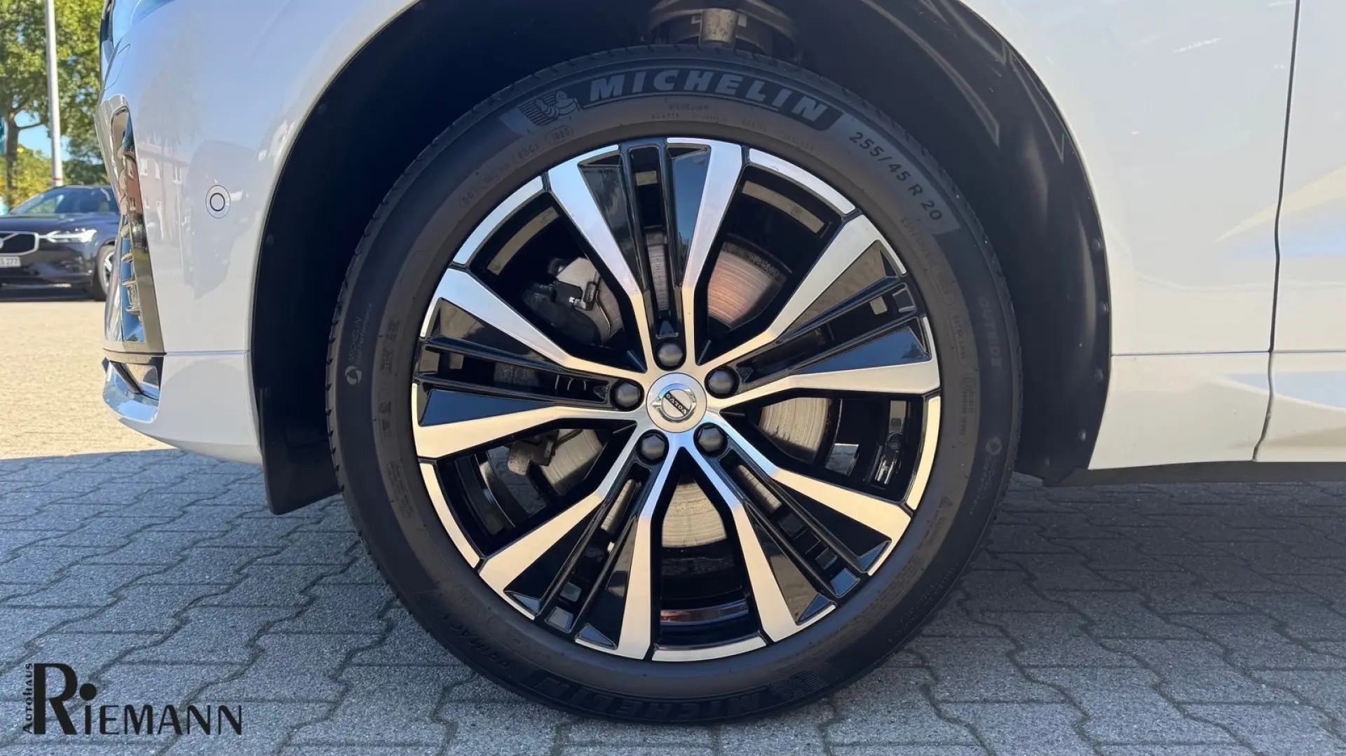 XC60 B4 Diesel Ultimate Dark   Business-Paket Pr