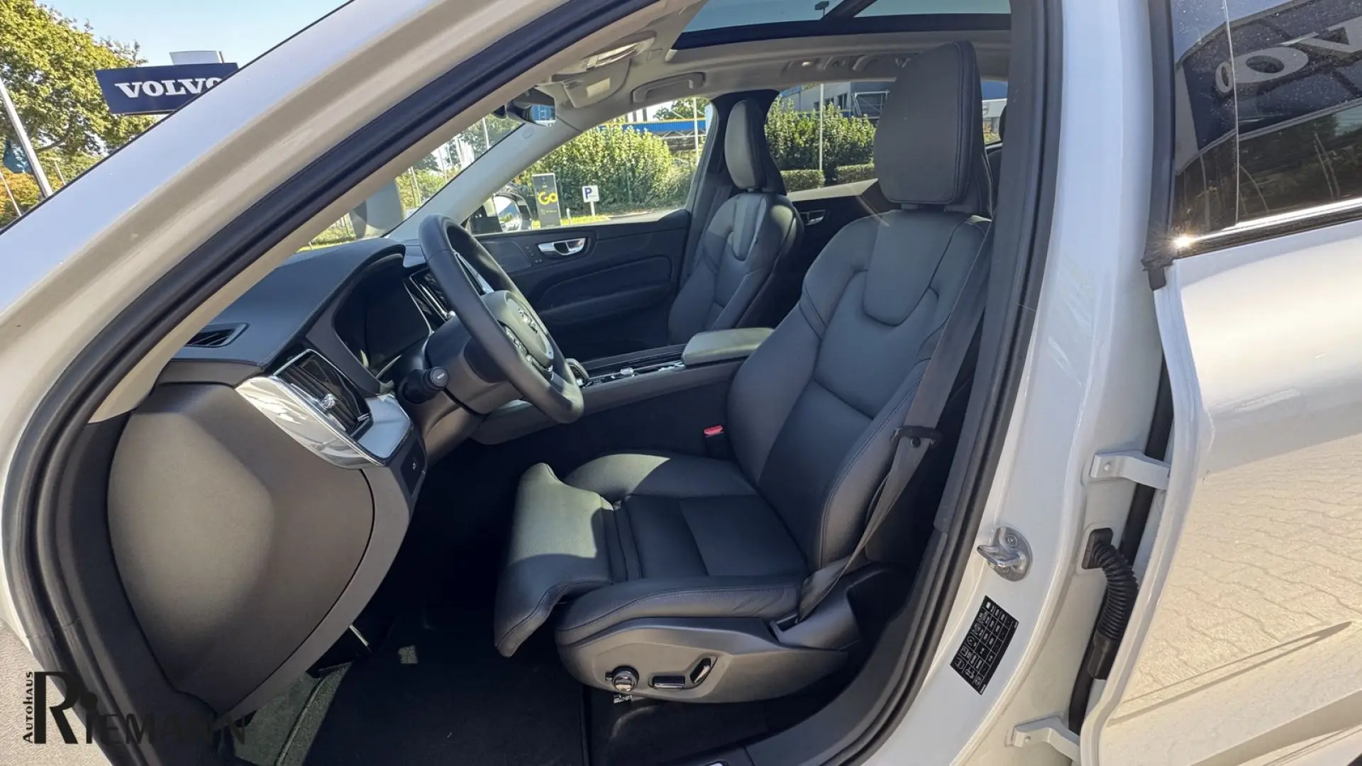 XC60 B4 Diesel Ultimate Dark   Business-Paket Pr