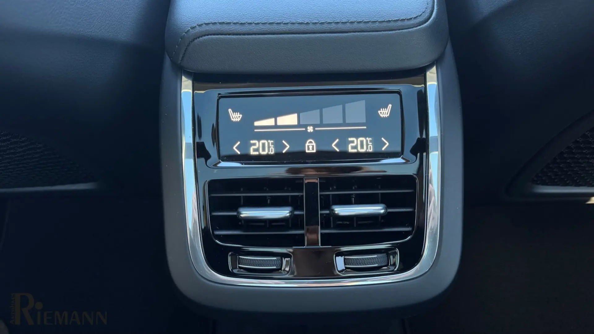 XC60 B4 Diesel Ultimate Dark   Business-Paket Pr