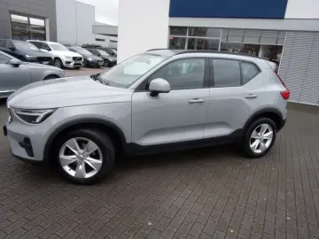 XC 40 T2 Essential 2WD Camera