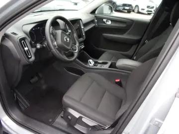 XC 40 T2 Essential 2WD Camera