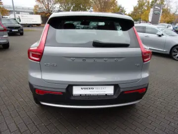 XC 40 T2 Essential 2WD Camera