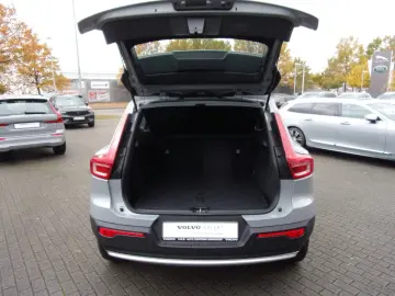 XC 40 T2 Essential 2WD Camera