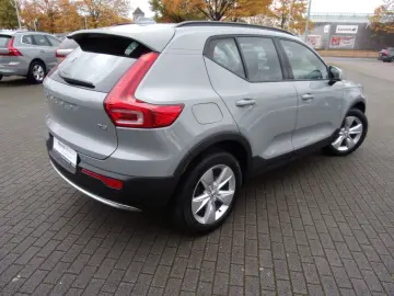 XC 40 T2 Essential 2WD Camera