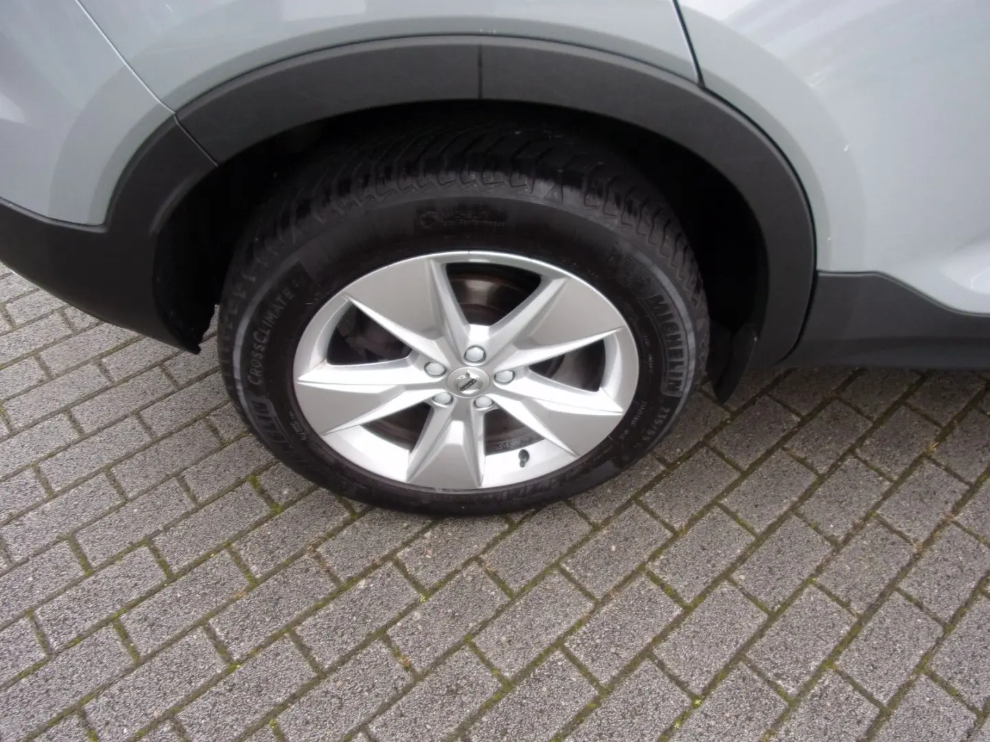 XC 40 T2 Essential 2WD Camera