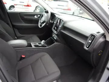 XC 40 T2 Essential 2WD Camera