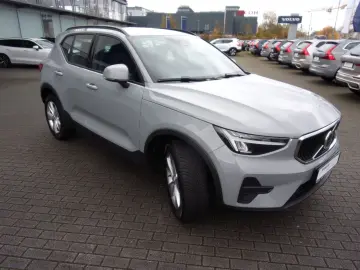 XC 40 T2 Essential 2WD Camera