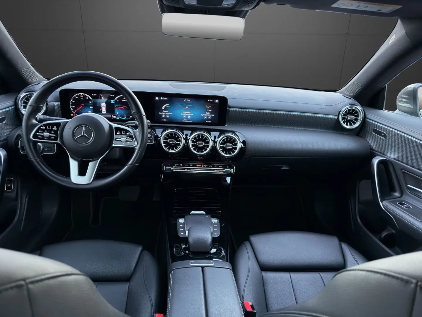 CLA 180 d COUPE AMG 7G-DCT LED NAV CAM SHZ AMB