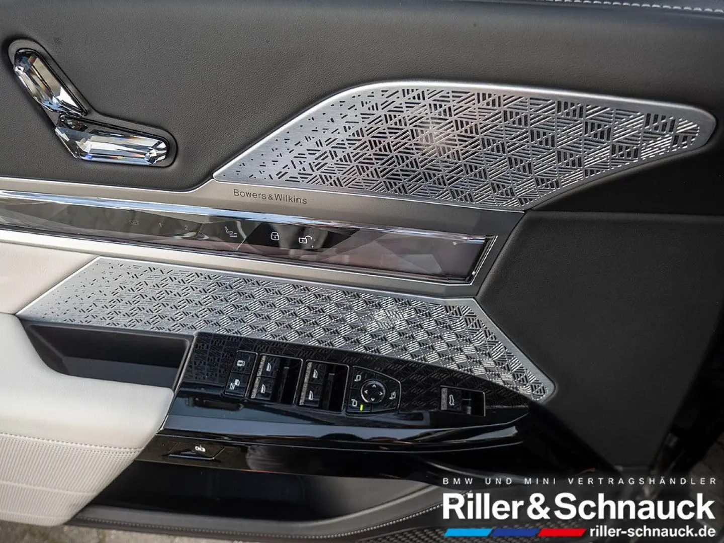 740d xDrive TV AUTOMATC DOORS LOUNGE SEATING