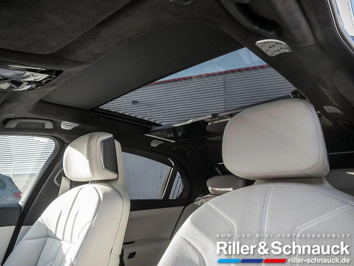 740d xDrive TV AUTOMATC DOORS LOUNGE SEATING