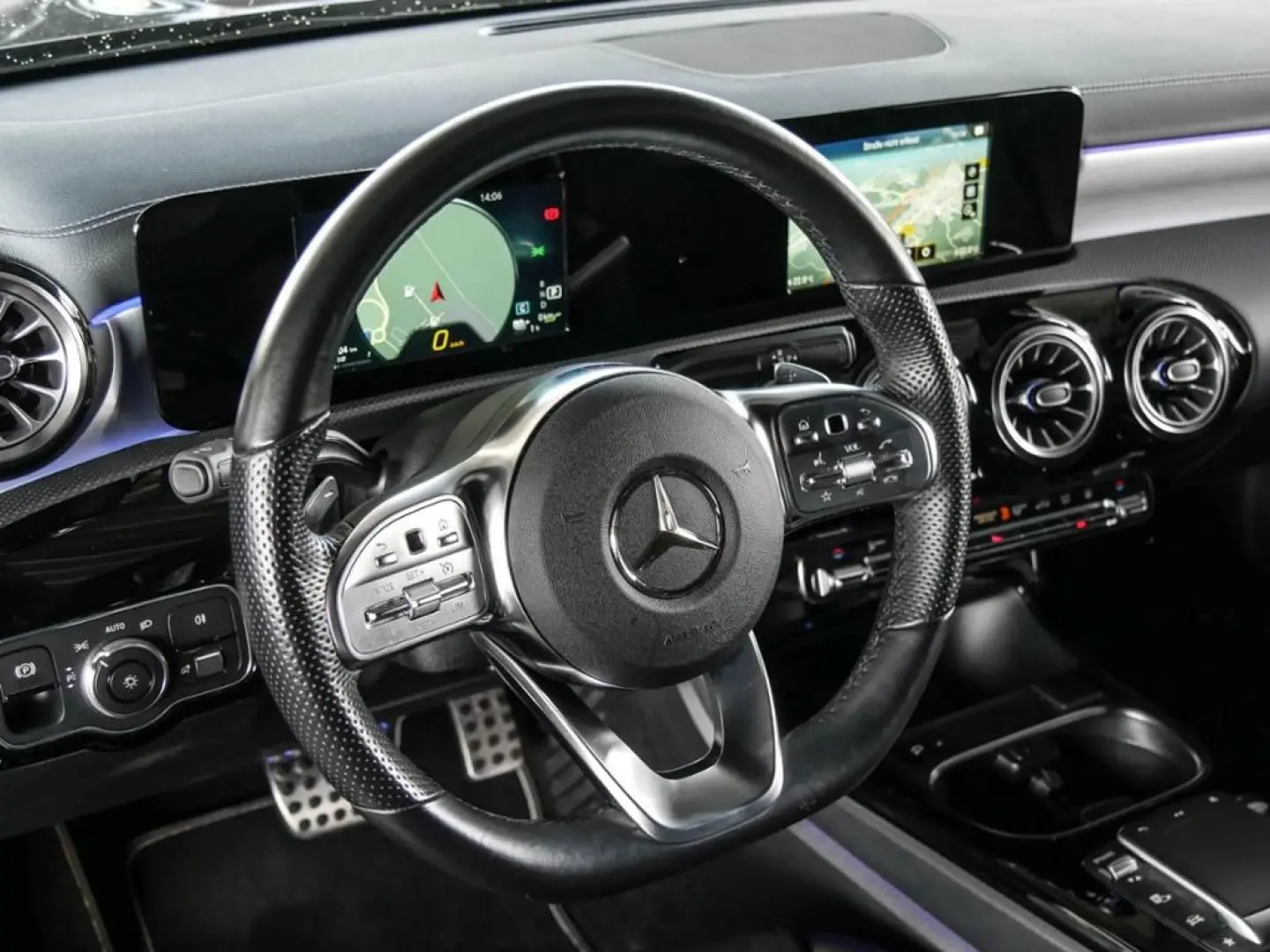 CLA 250e AMG NIGHT LED NAVI KLIMA SHZ TEMP 18''L