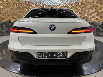 740 d xD  M-Sport B&W Fond TV Kristall A-Türen