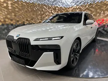 740 d xD  M-Sport B&W Fond TV Kristall A-Türen