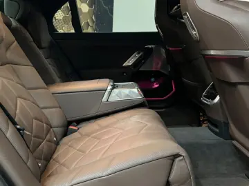 740 d xD  M-Sport B&W Fond TV Kristall A-Türen