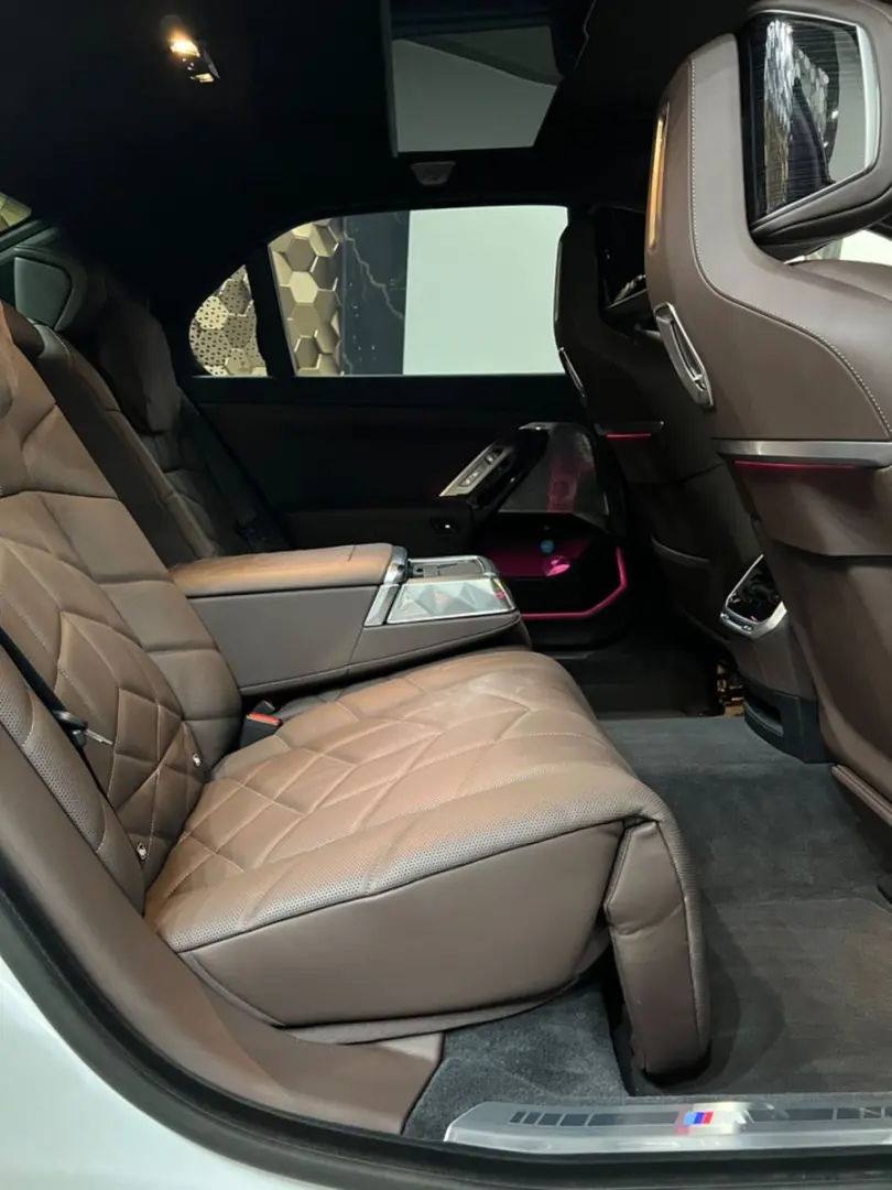 740 d xD  M-Sport B&W Fond TV Kristall A-Türen