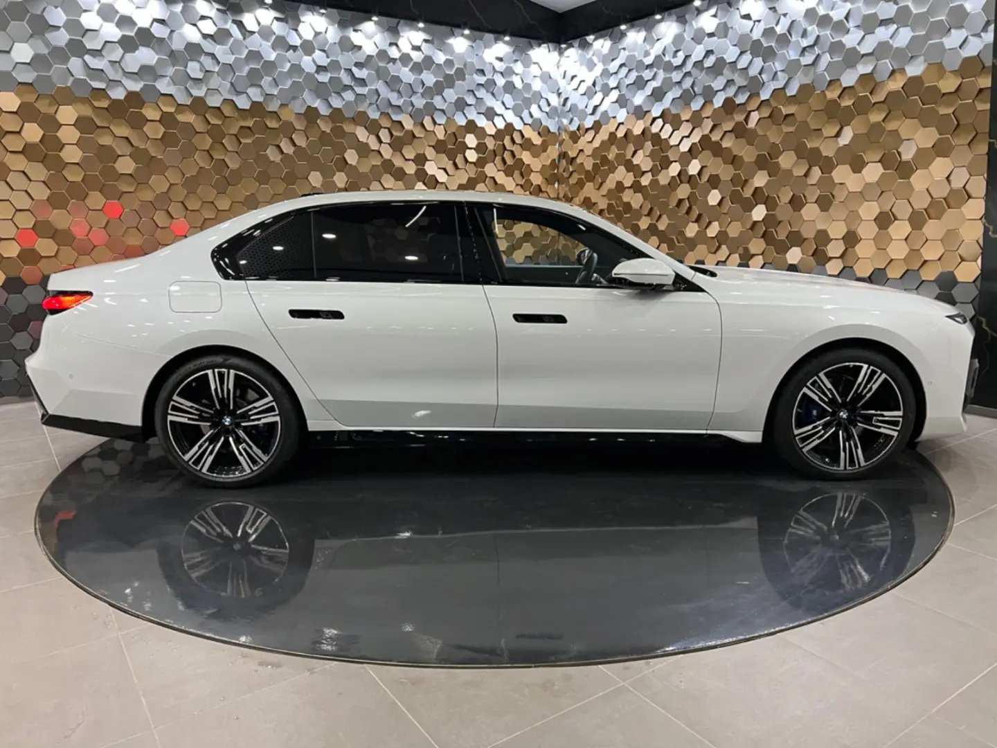 740 d xD  M-Sport B&W Fond TV Kristall A-Türen