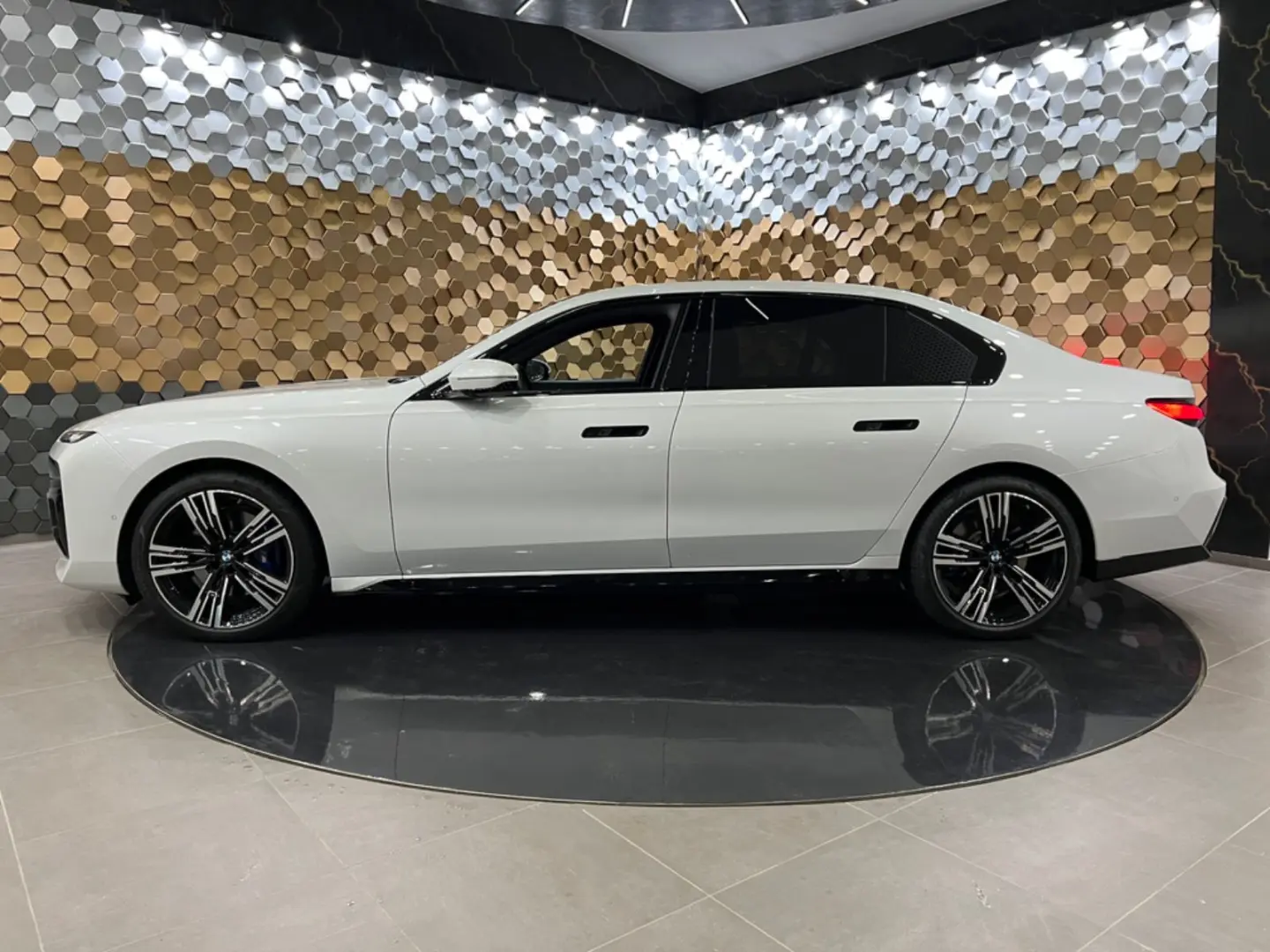 740 d xD  M-Sport B&W Fond TV Kristall A-Türen