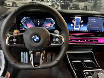 740 d xD  M-Sport B&W Fond TV Kristall A-Türen