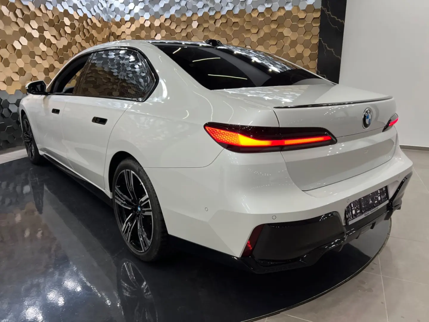 740 d xD  M-Sport B&W Fond TV Kristall A-Türen