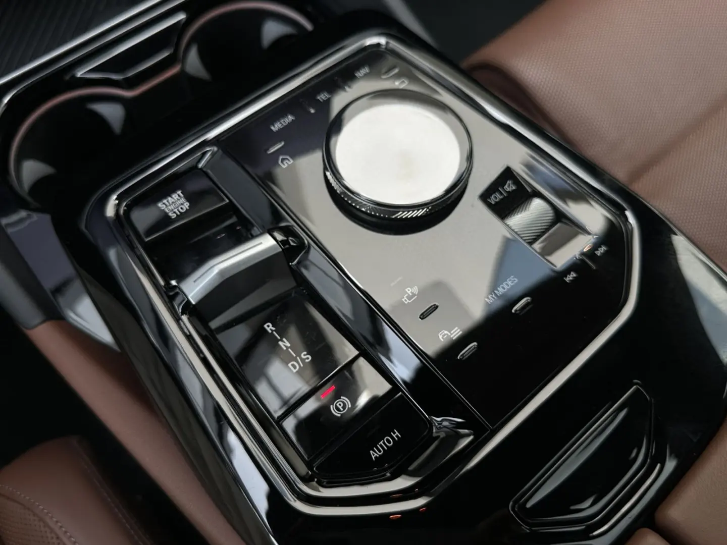 550e xDrive M Sport Pro DA Prof PA  Pano AHK B&W