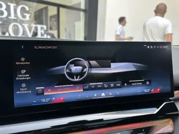 550e xDrive M Sport Pro DA Prof PA  Pano AHK B&W