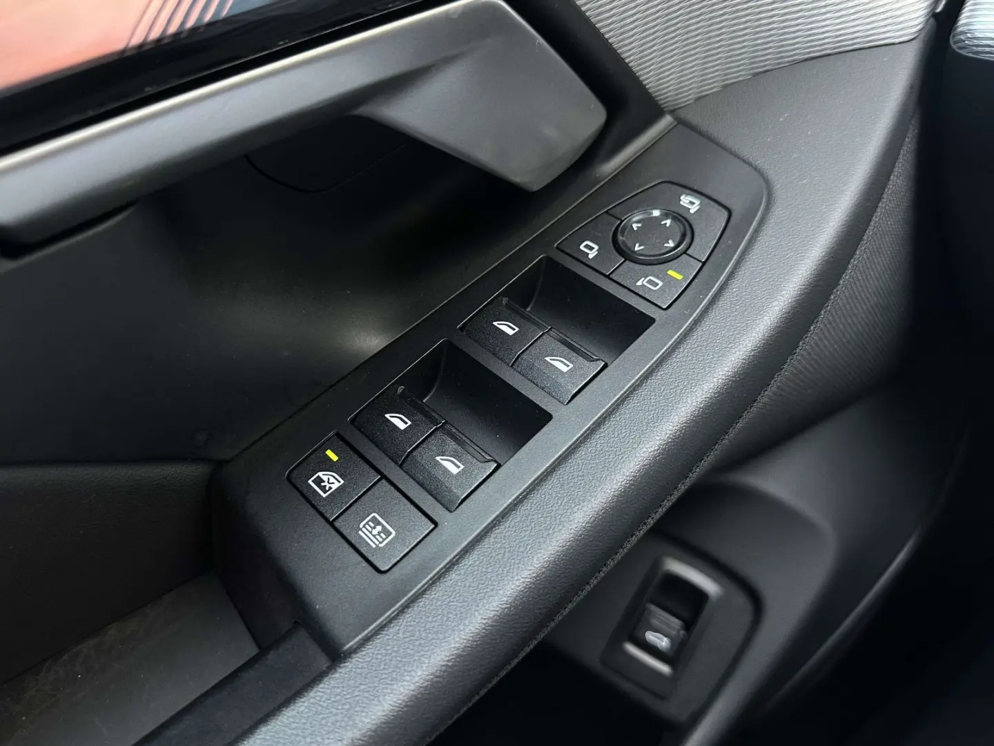 550e xDrive M Sport Pro DA Prof PA  Pano AHK B&W