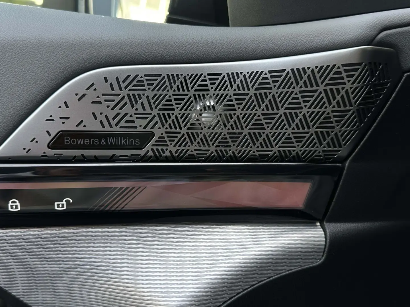 550e xDrive M Sport Pro DA Prof PA  Pano AHK B&W