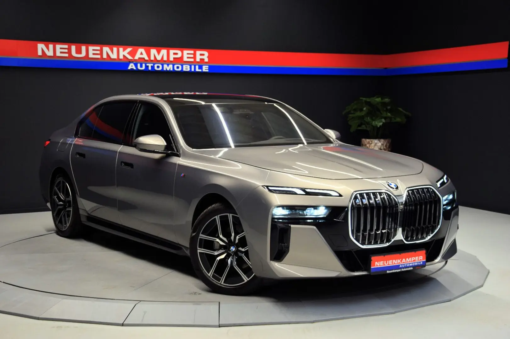 740d xDrive M Sport Sky-Lounge AHK Standheizung