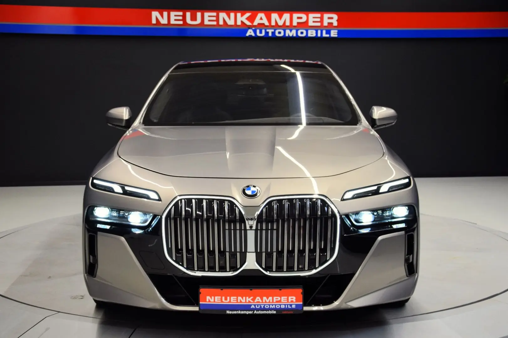 740d xDrive M Sport Sky-Lounge AHK Standheizung