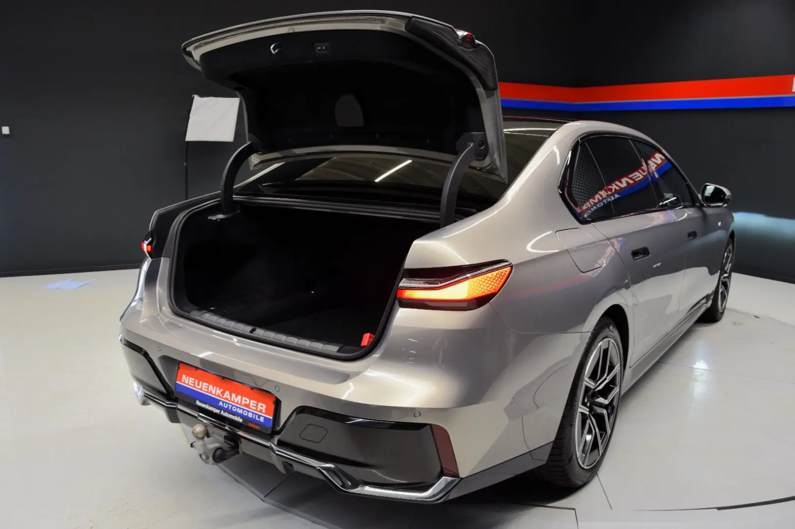 740d xDrive M Sport Sky-Lounge AHK Standheizung