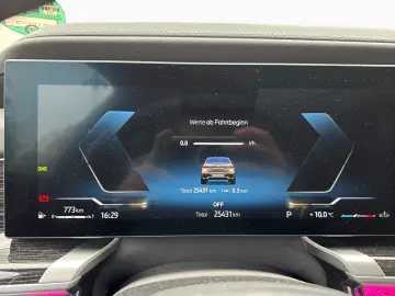 740d xDrive M SPORT SkyL Sthz AHK Autobahn B&W