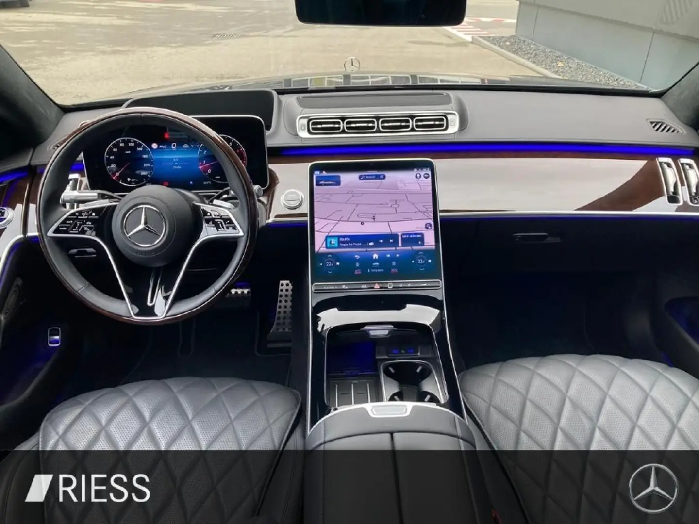 S 450 4M L AMG PANO BURM CHAUFF FOND ENTER HINTE