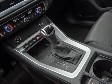 Q3 35 TDI advanced KAMERA NAVI AHK ACC LED PANO