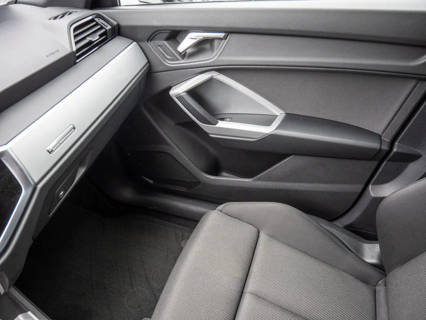 Q3 35 TDI advanced KAMERA NAVI AHK ACC LED PANO